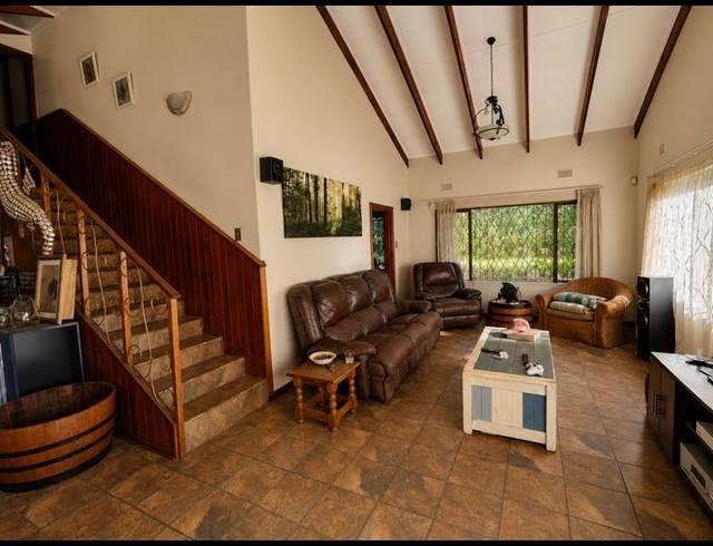 5 BEDROOM HOUSE FOR SALE IN GLENMORE BEACH